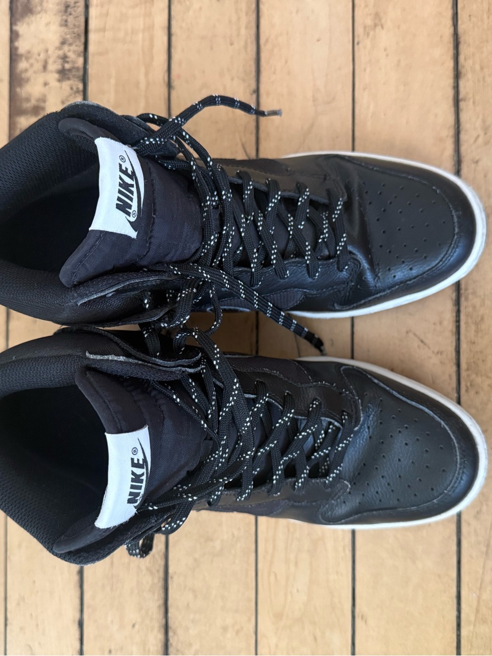 Nike Dunk Sky High Essential Shoes Women Size 8.5 Black Wedge Sneaker - Picture 2 of 6